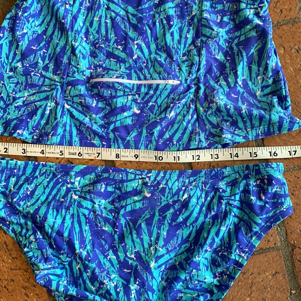 Bcg swimsuit - Picture 3 of 5